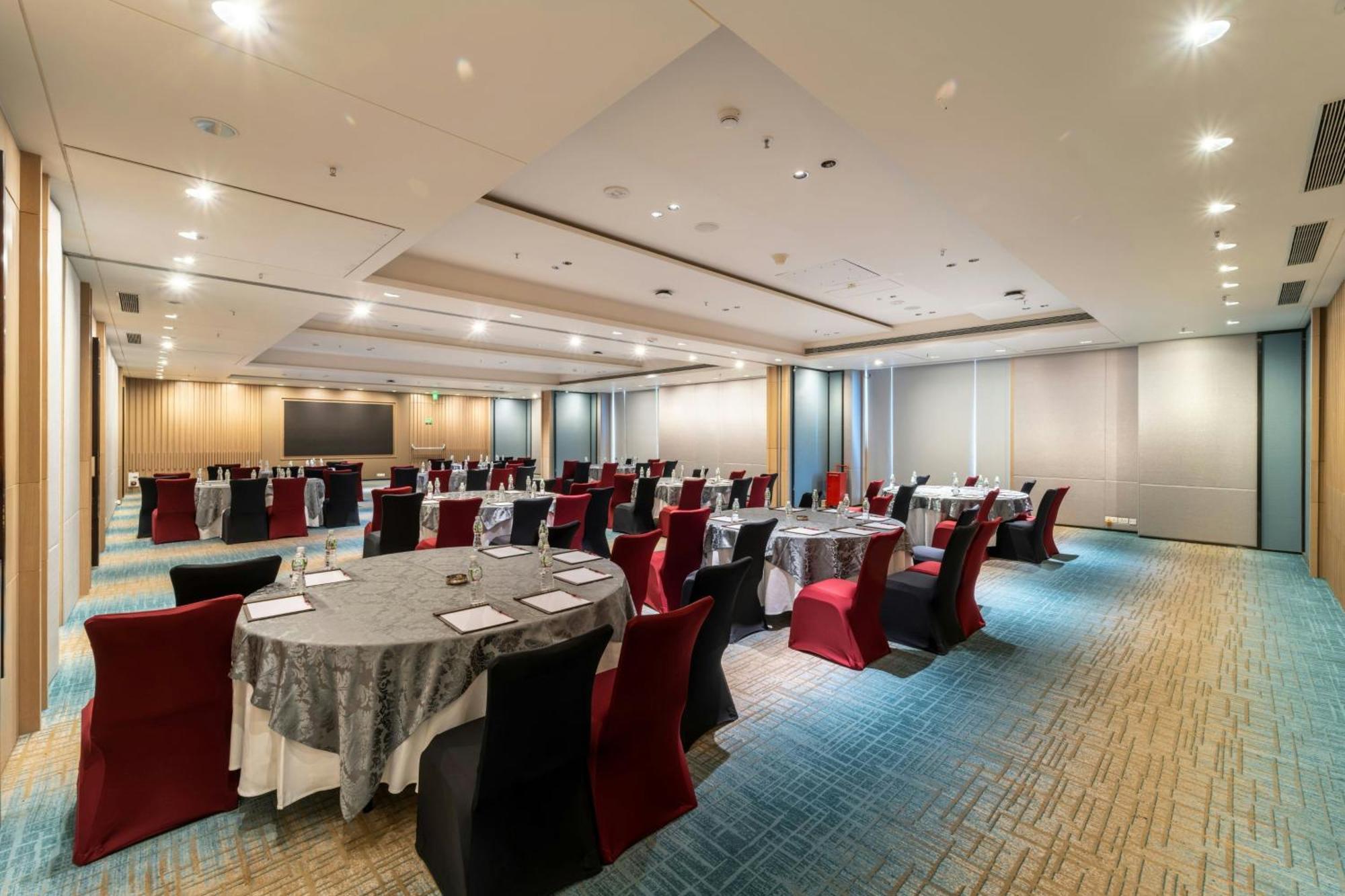 Courtyard By Marriott Вадодара Екстер'єр фото