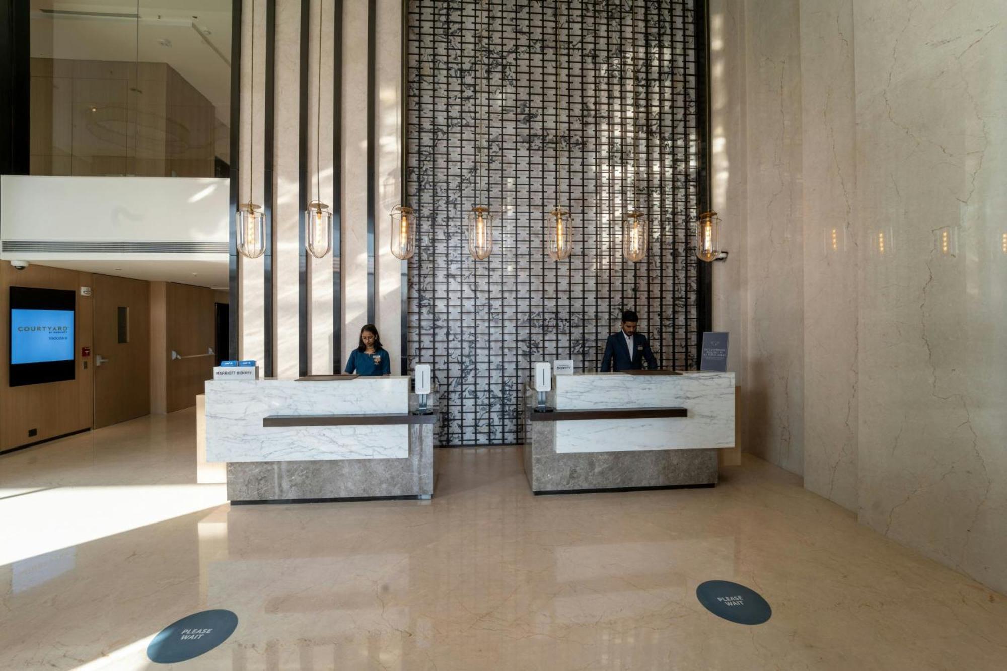 Courtyard By Marriott Вадодара Екстер'єр фото